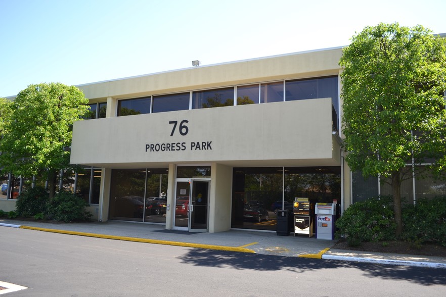 76 Progress Dr, Stamford, CT for lease - Building Photo - Image 1 of 91