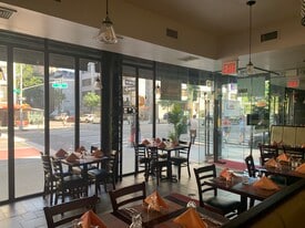 Fantastic Corner Restaurant in Gramercy Park - Bar