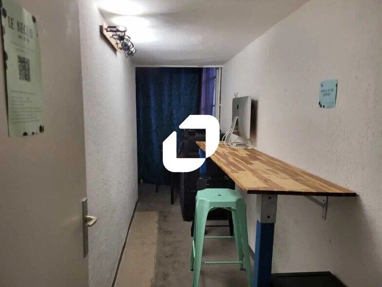 Office in Montpellier for lease - Building Photo - Image 2 of 12