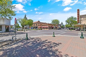 220 S K St, Tulare, CA for lease Building Photo- Image 1 of 19