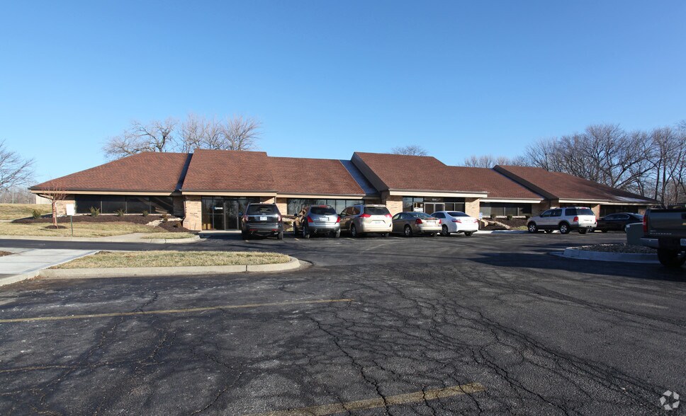 13600-13610 W 95th St, Lenexa, KS for sale - Primary Photo - Image 1 of 4