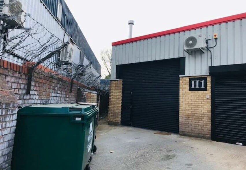 F1-F5 Phoenix Business Centre, Harrow for sale - Building Photo - Image 1 of 1