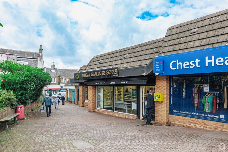 1-3 Raith Centre, Cowdenbeath for lease - Primary Photo - Image 1 of 8