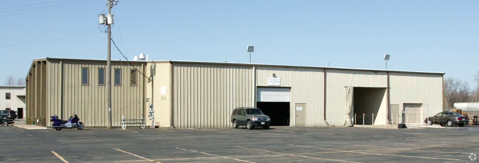 300 N Woods Edge Dr, Appleton, WI for sale Building Photo- Image 1 of 1