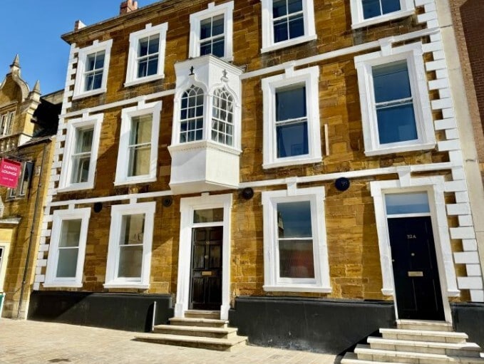 32 Market Sq, Northampton for lease - Building Photo - Image 1 of 6