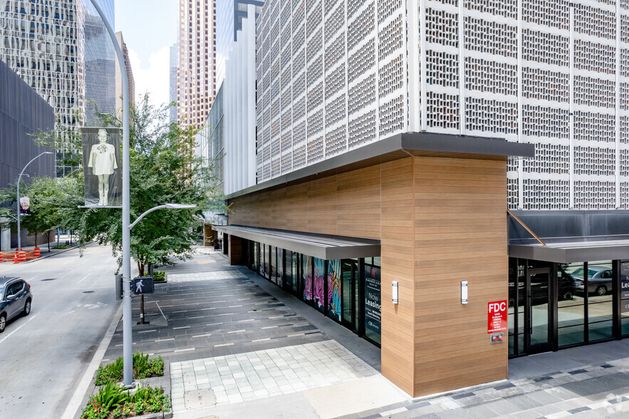 811 Dallas St, Houston, TX for lease - Building Photo - Image 3 of 5