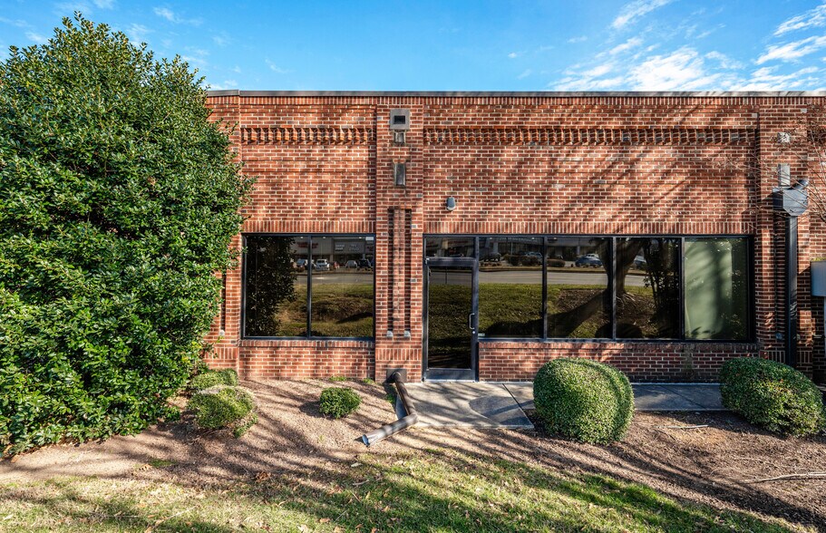 4210 N Roxboro Rd, Durham, NC for sale - Building Photo - Image 1 of 42