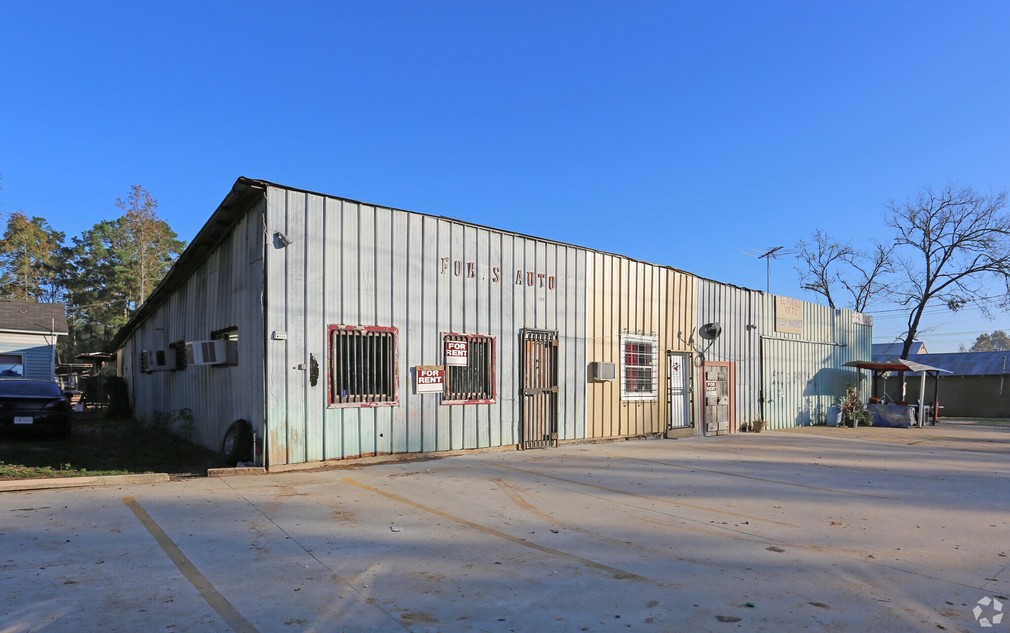 1200 E Davis St, Conroe, TX for sale Primary Photo- Image 1 of 1