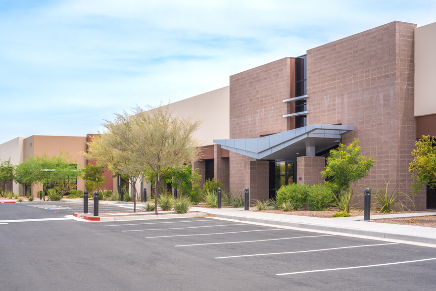 2085 S Cooper Rd, Chandler, AZ for lease - Building Photo - Image 1 of 7