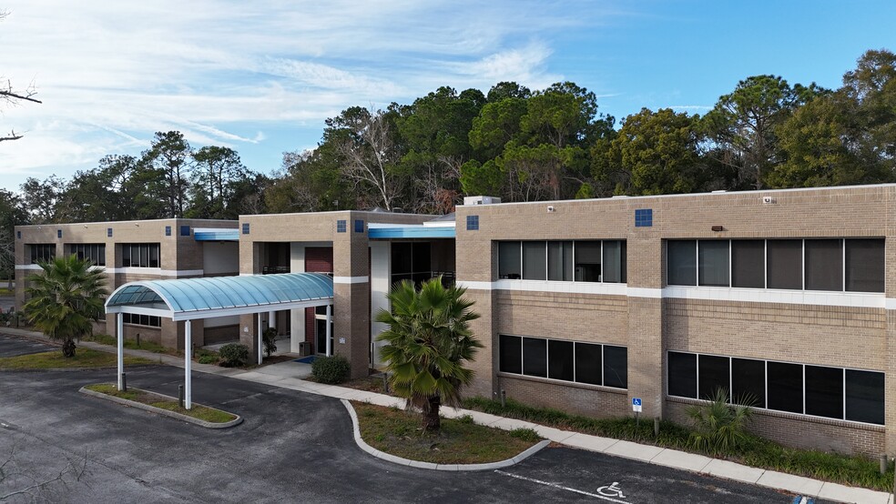 4063 Salisbury Rd, Jacksonville, FL for lease - Building Photo - Image 1 of 18