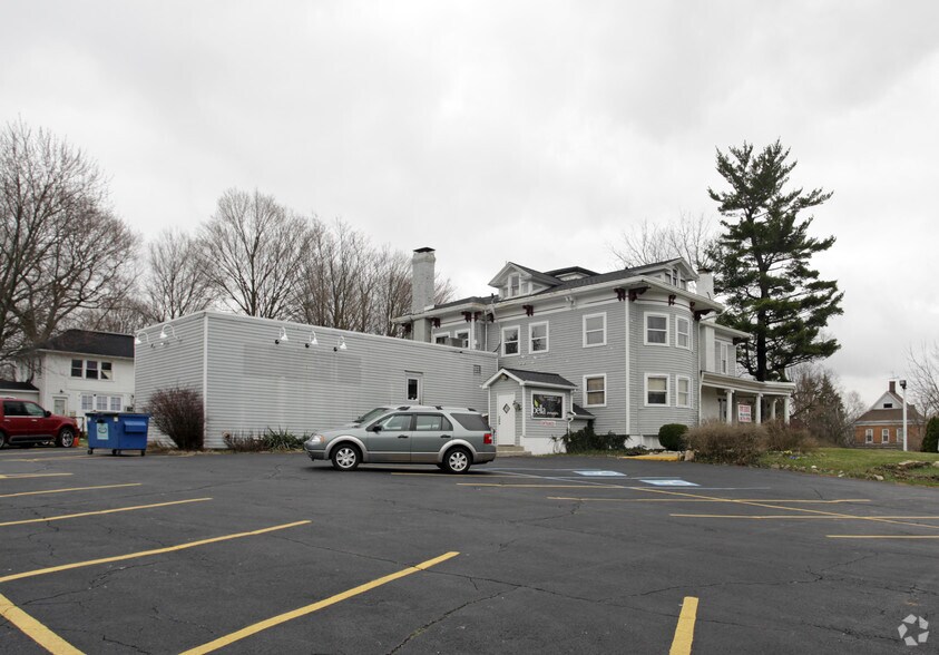 303 E Jefferson St, Valparaiso, IN 46383