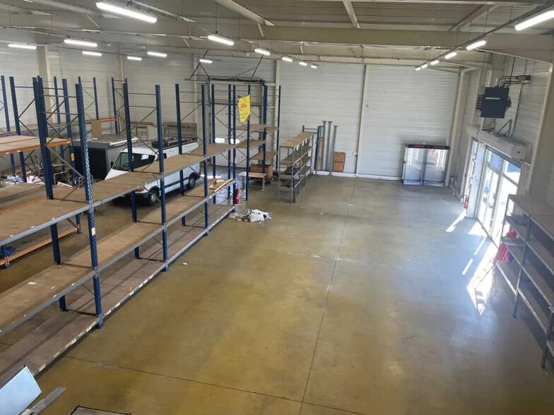 Flex in Compiègne for lease - Interior Photo - Image 1 of 6