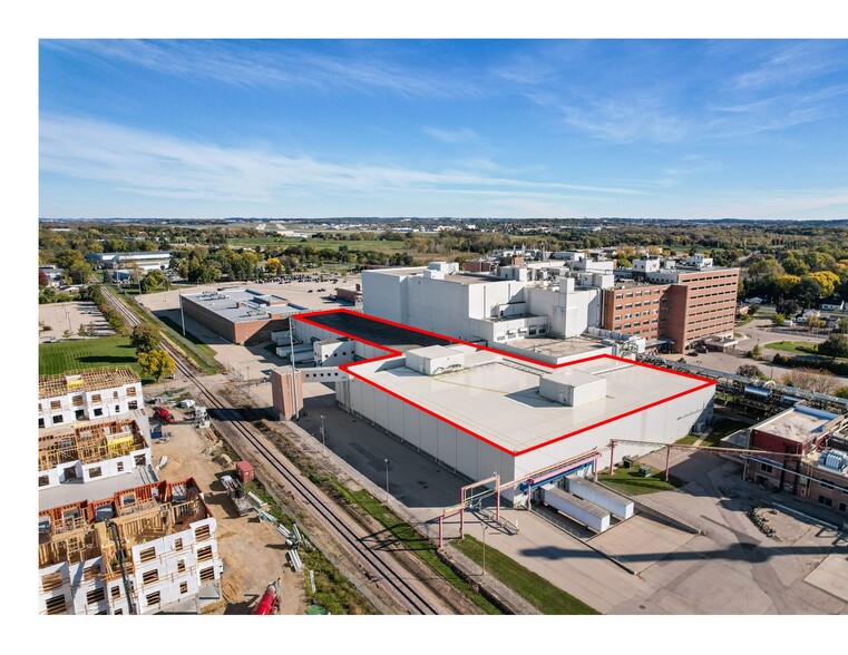 910 Oscar Ave, Madison, WI for lease - Building Photo - Image 1 of 5