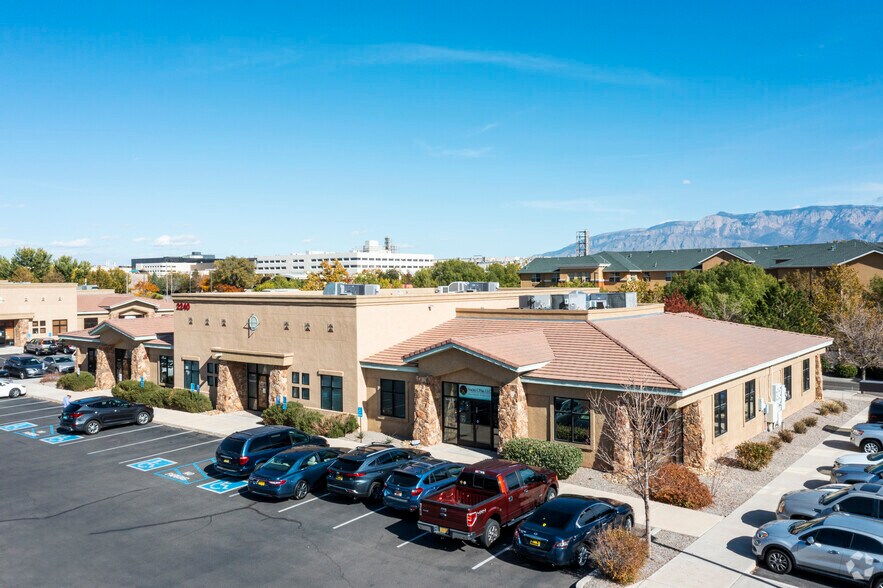 2240 Grande SE, Rio Rancho, NM for sale - Primary Photo - Image 1 of 1