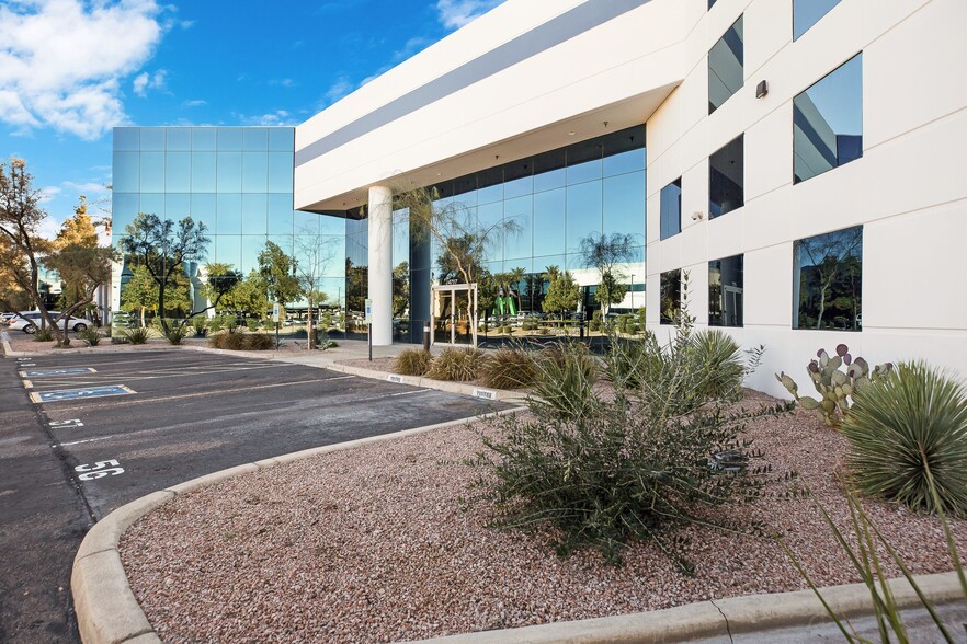 4717 E Hilton Ave, Phoenix, AZ for sale - Building Photo - Image 3 of 14