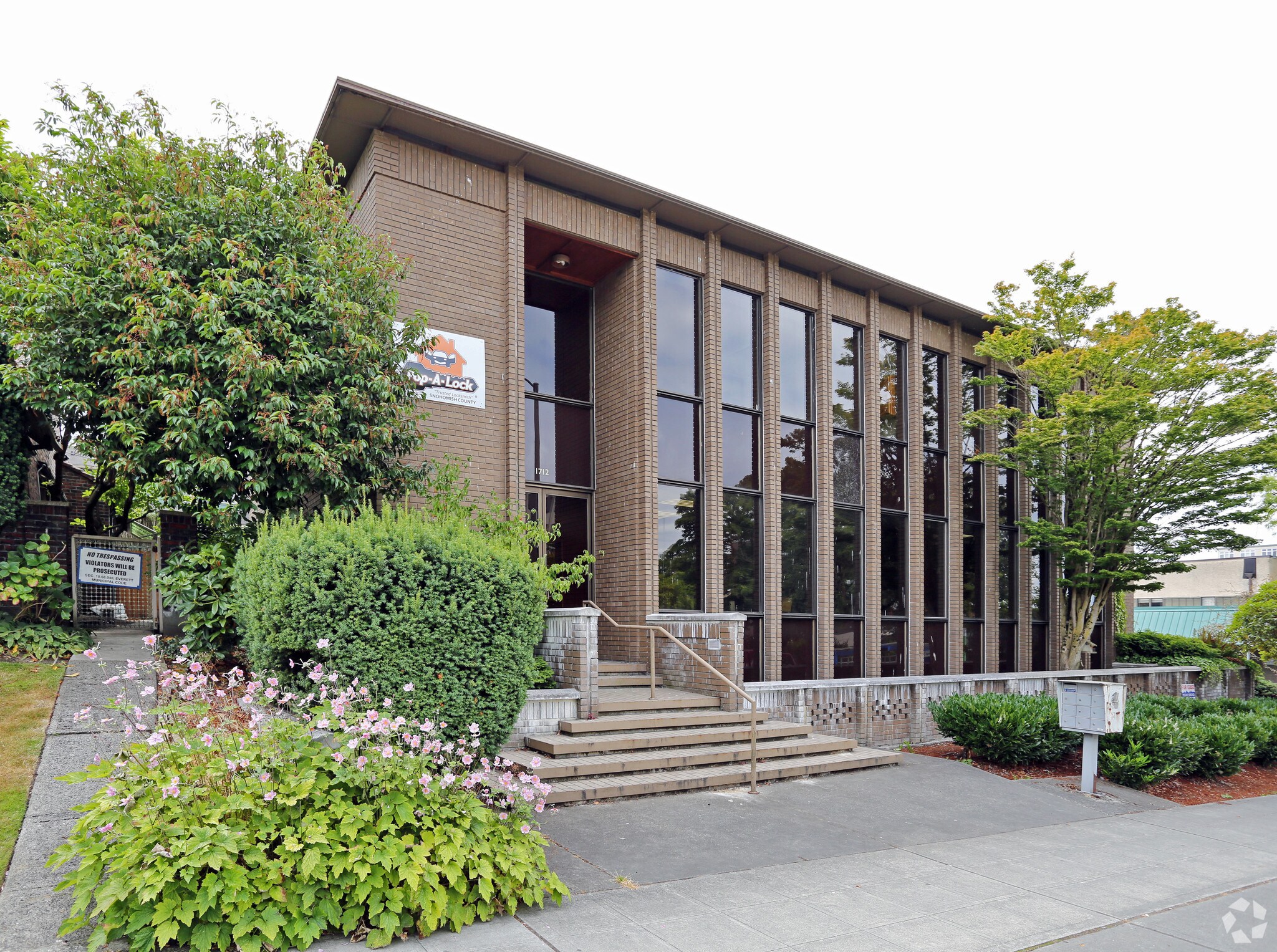 1712 Pacific Ave, Everett, WA for sale Primary Photo- Image 1 of 1