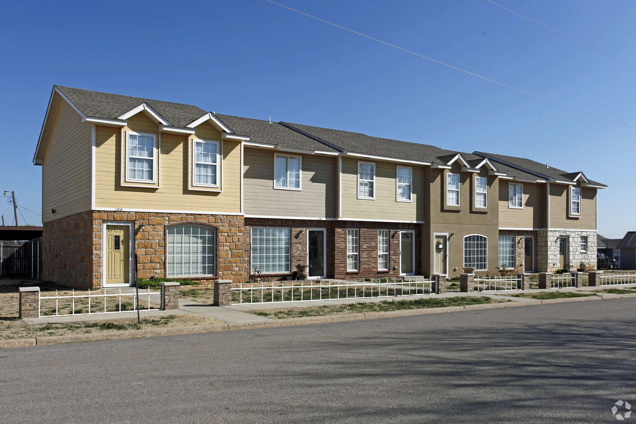 108-118 E Blake St, Hinton, OK for sale Building Photo- Image 1 of 33