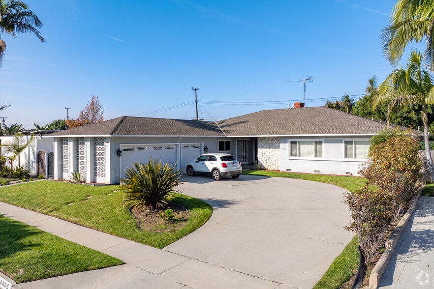 6605 S Sherbourne Dr, Los Angeles, CA for sale - Primary Photo - Image 1 of 4