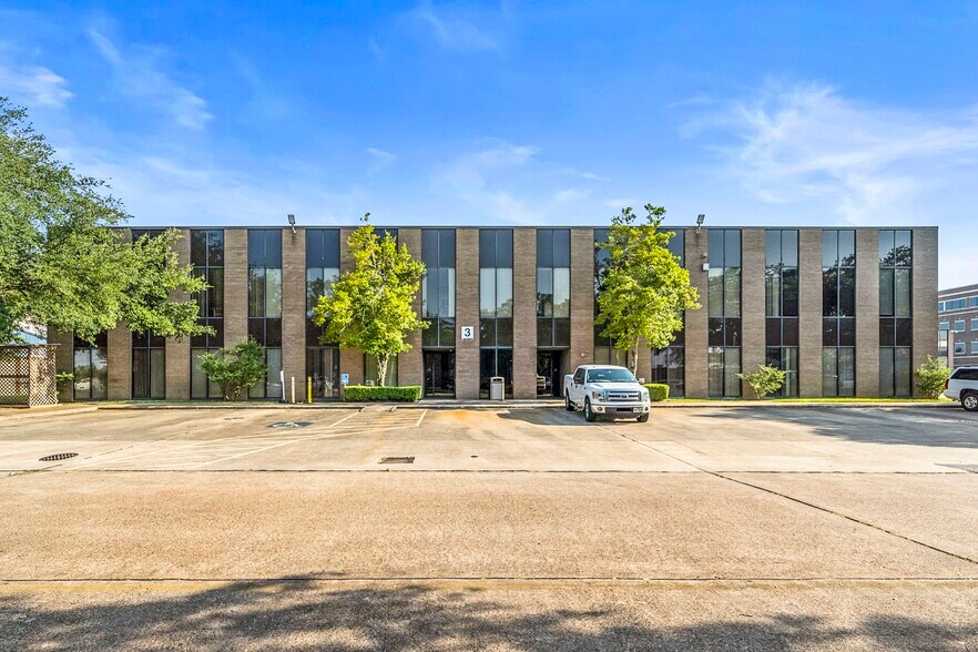 1310 Rankin Rd, Houston, TX 77073