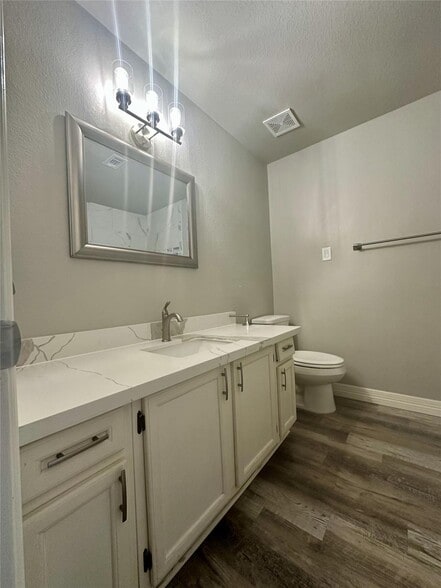 8 Units For Sale at Rivertree portfolio of 8 properties for sale on LoopNet.com - Building Photo - Image 3 of 20