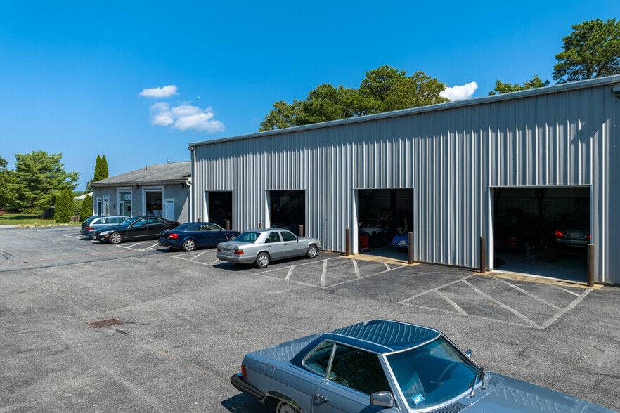 7 Colonel Dr, Bourne, MA for sale - Building Photo - Image 2 of 42