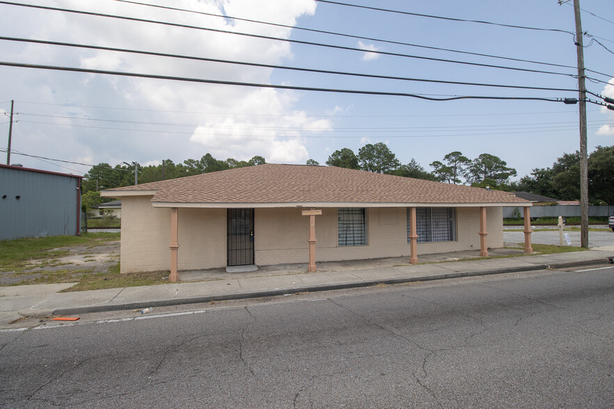 3630 Main St, Moss Point, MS for sale - Building Photo - Image 1 of 15