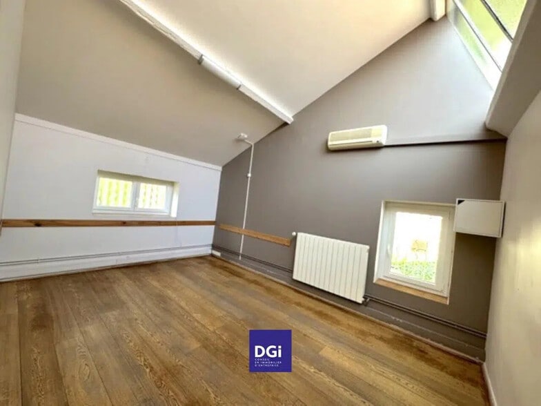 Office in Nîmes for lease - Interior Photo - Image 3 of 6