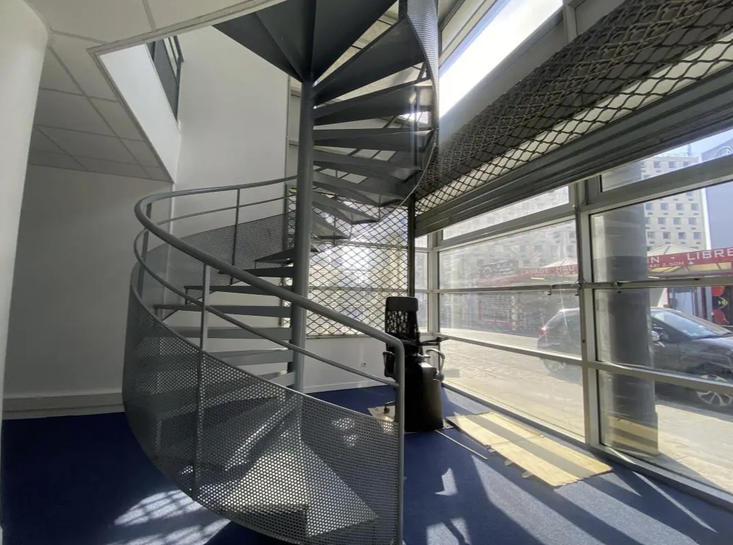 Office in Saint-Ouen for lease Building Photo- Image 1 of 12