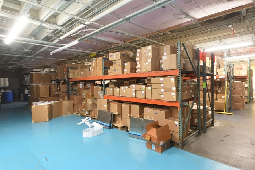 4555 W Addison St, Chicago, IL for sale - Interior Photo - Image 3 of 7