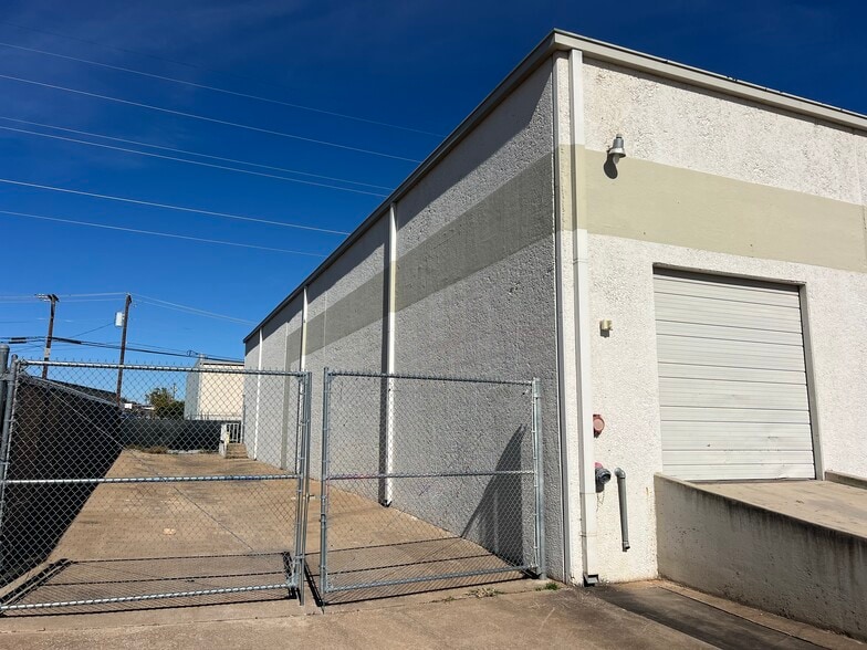 7339-7341 Tower St, Richland Hills, TX for sale - Building Photo - Image 2 of 6