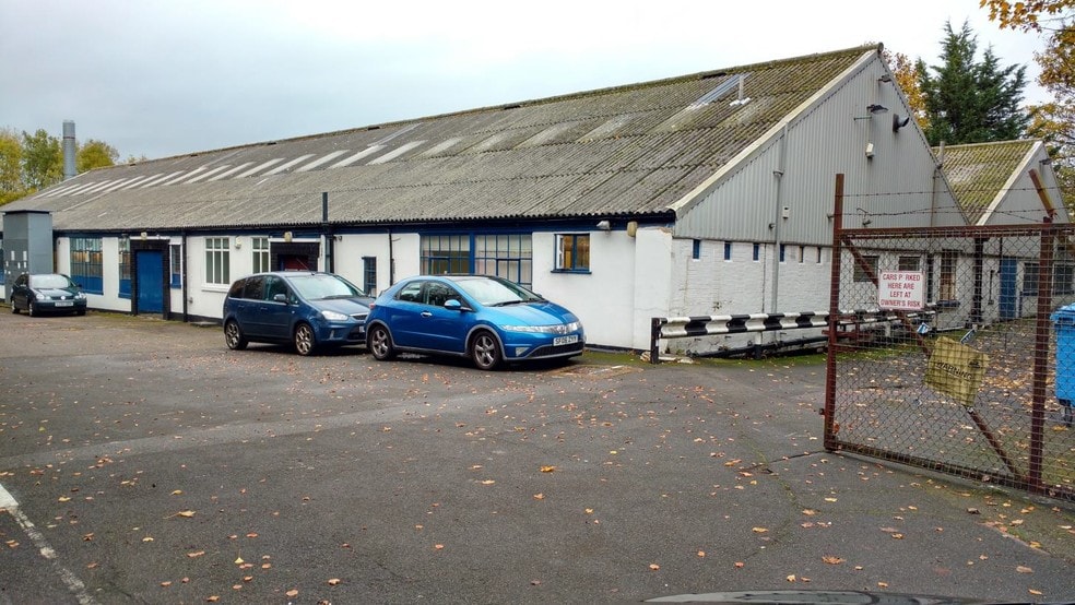 277 Prince Ave, Westcliff On Sea for sale - Primary Photo - Image 1 of 1