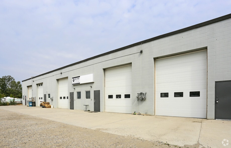 5 Bayside Pl, Strathmore, AB for sale - Building Photo - Image 2 of 2