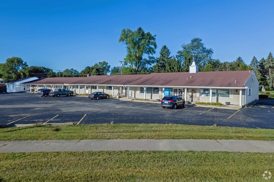 3901 Highland Rd, Waterford, MI for sale - Primary Photo - Image 1 of 1