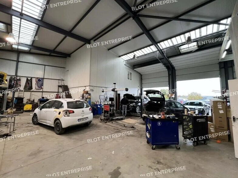 Flex in Le Rheu for lease - Building Photo - Image 3 of 5