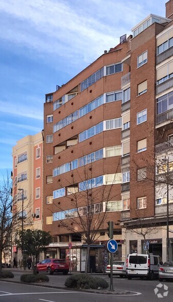 Multifamily in Madrid, Madrid for sale - Building Photo - Image 2 of 2