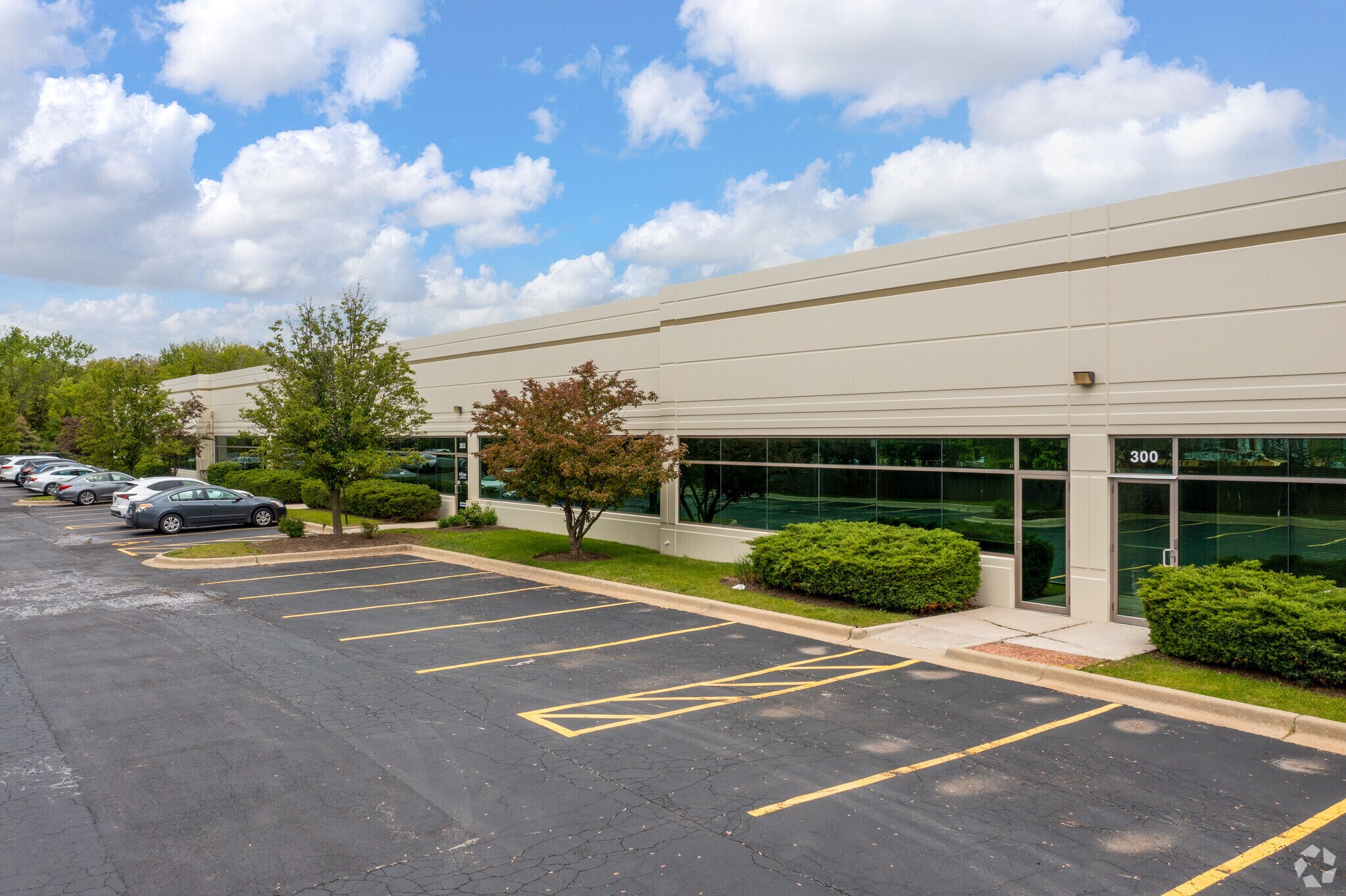 9014 Heritage Pky, Woodridge, IL for lease Primary Photo- Image 1 of 8
