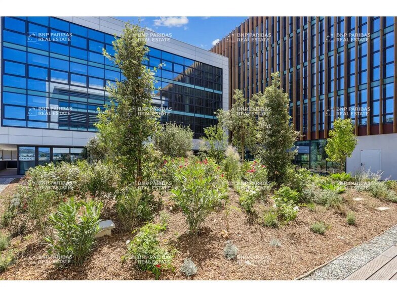 Office in Nice for lease - Building Photo - Image 3 of 18