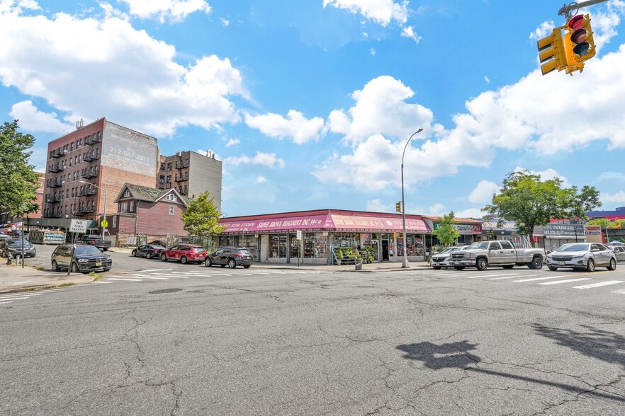 5517 Broadway, Bronx, NY for lease - Building Photo - Image 2 of 3