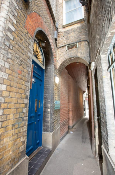 Faulkners Alley, London for sale - Interior Photo - Image 3 of 3