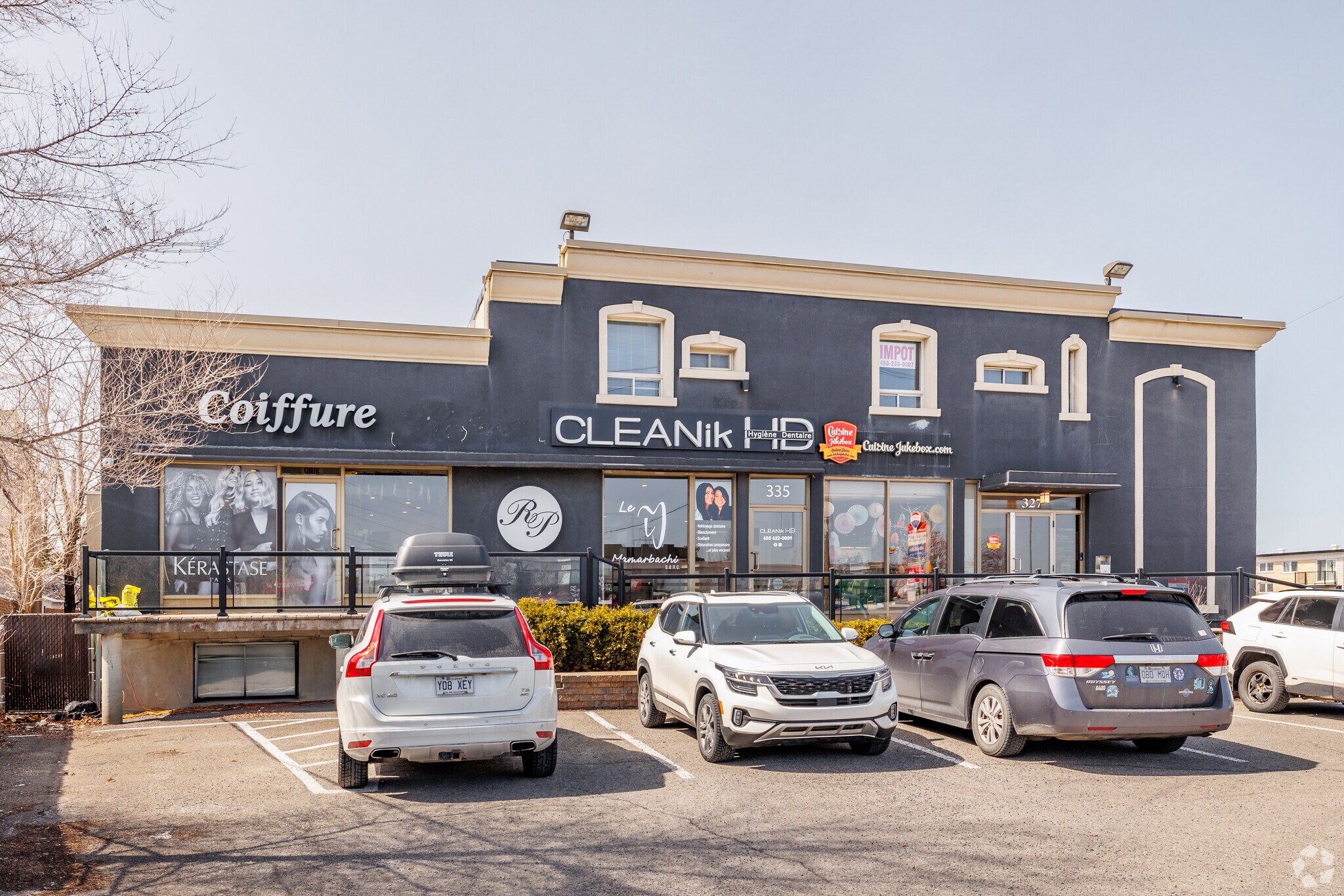 327-335 Boul Curé-Labelle, Laval, QC for sale Primary Photo- Image 1 of 1