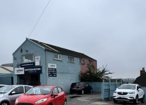 310 Barnsley Road, Cudworth for sale - Primary Photo - Image 1 of 4