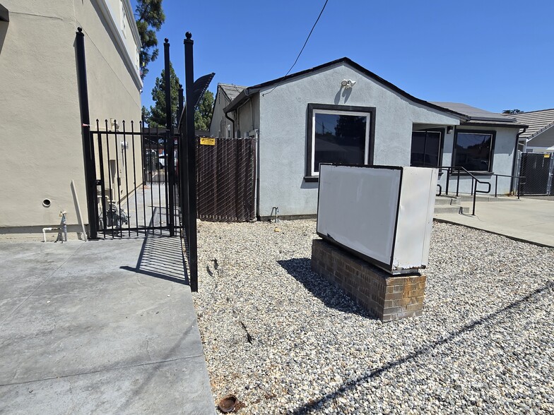 7 E 19th St, Antioch, CA for sale - Building Photo - Image 2 of 7