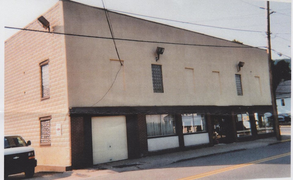 245 E Main St, Pen Argyl, PA for sale - Building Photo - Image 1 of 1