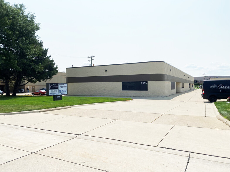 6560 19 1/2 Mile Rd, Sterling Heights, MI for lease - Building Photo - Image 1 of 2