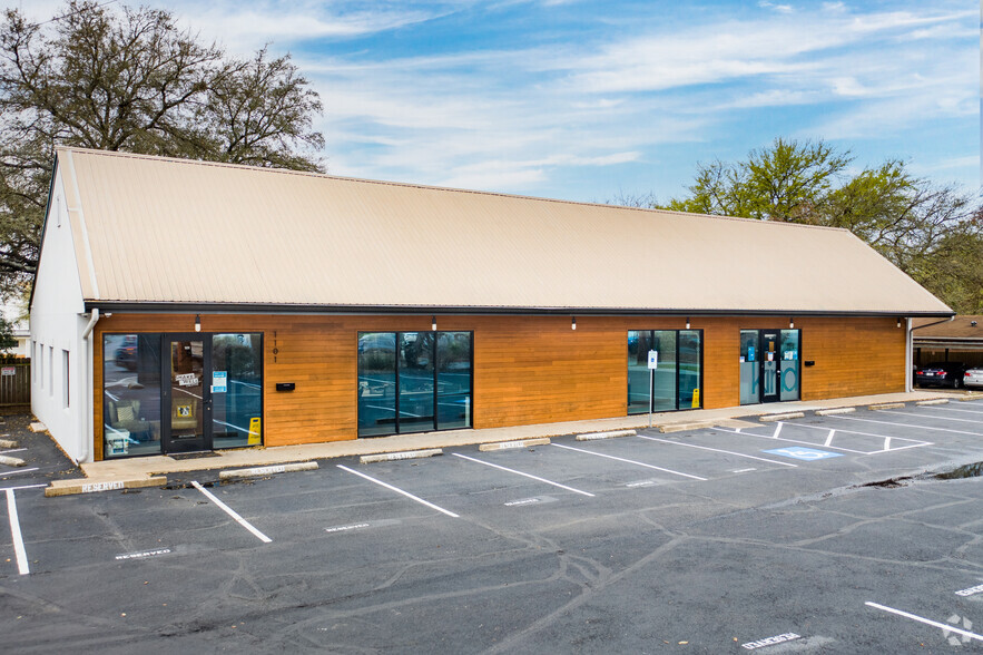 1101 W 40th St, Austin, TX for lease - Building Photo - Image 3 of 10