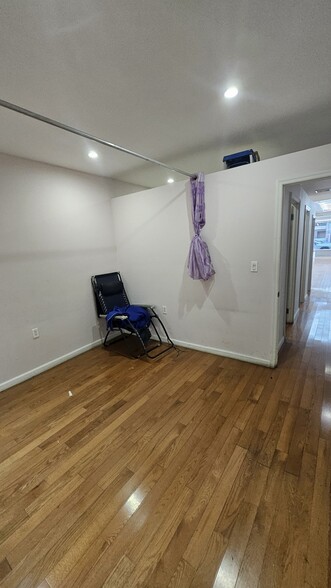 250 3rd Ave, New York, NY for lease - Building Photo - Image 3 of 11