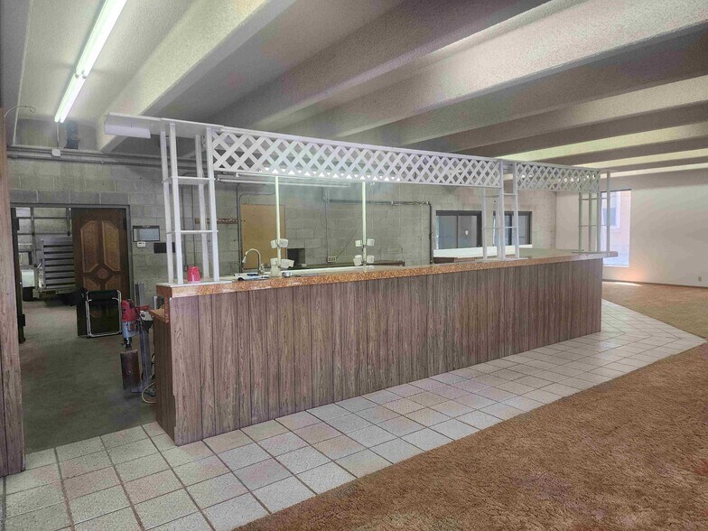 85 W 300 S, Bountiful, UT for lease - Interior Photo - Image 3 of 9