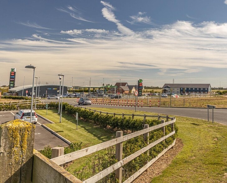 Lincs Gateway, Spalding for sale - Building Photo - Image 2 of 12