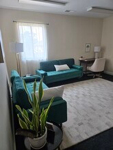 3040 Riverside Dr, Upper Arlington, OH for lease Interior Photo- Image 2 of 6