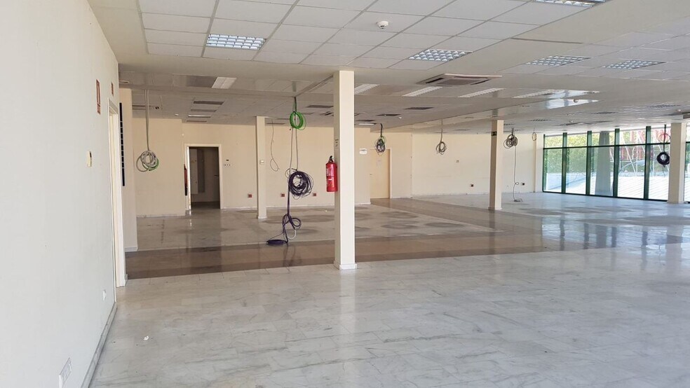 Office in SEVILLA for lease - Building Photo - Image 3 of 10